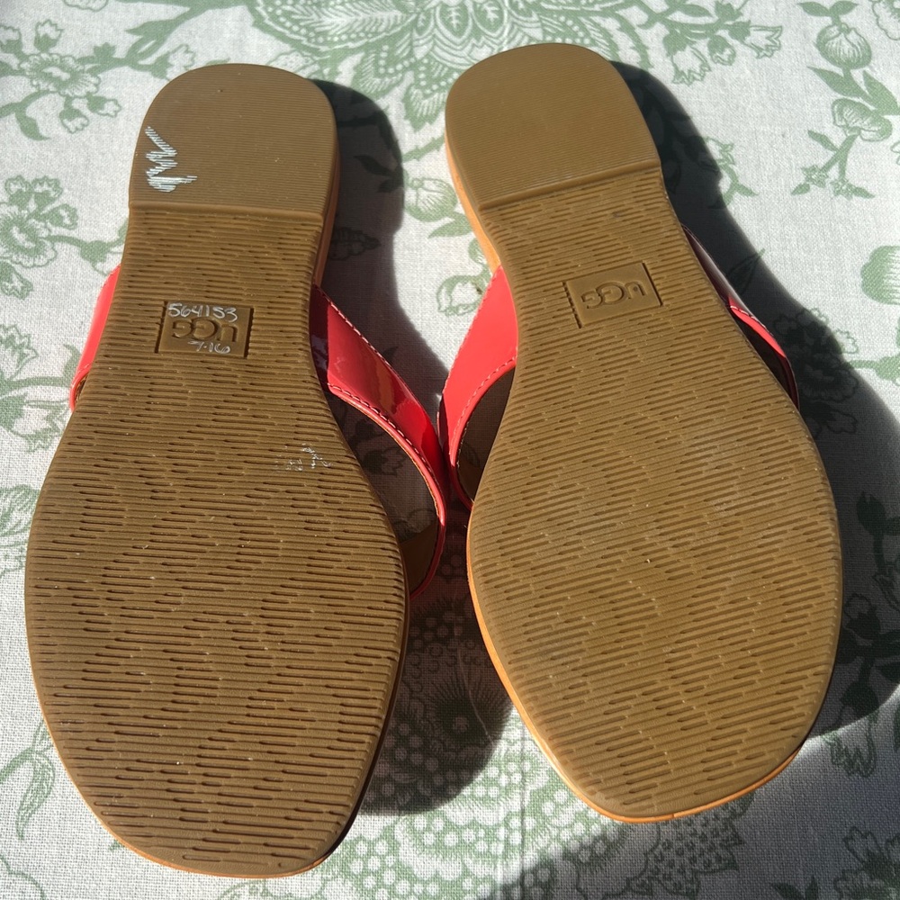 UGG Tuolumne Coral Patent Leather Cushioned Summer Flip Flop Sandals Size 7 - Picture 5 of 6